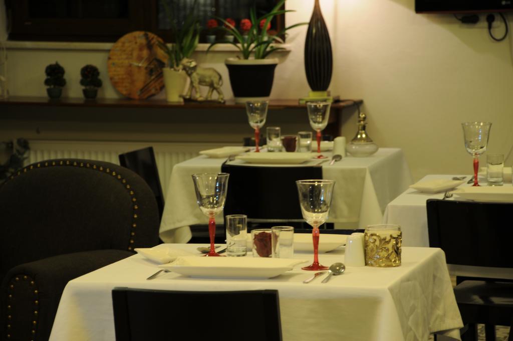 Agva Piazza Hotel Buitenkant foto