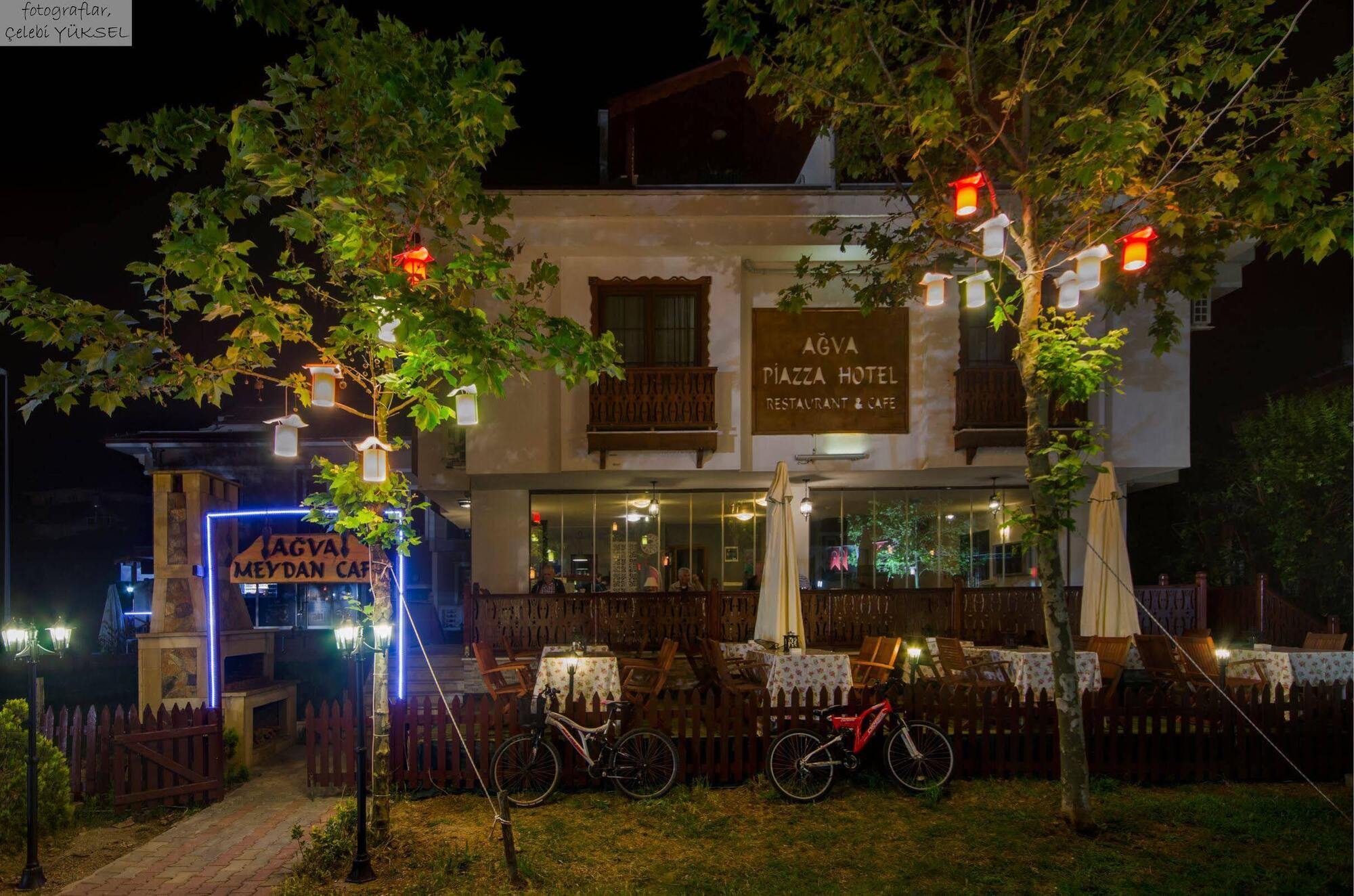 Agva Piazza Hotel Buitenkant foto